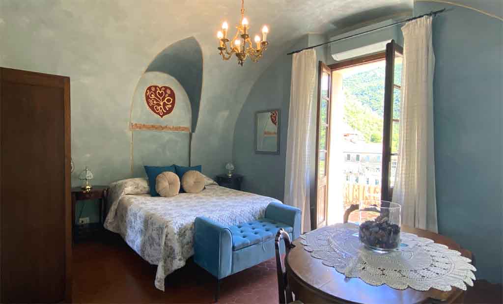 Dans tes Bras double bedroom with terrace